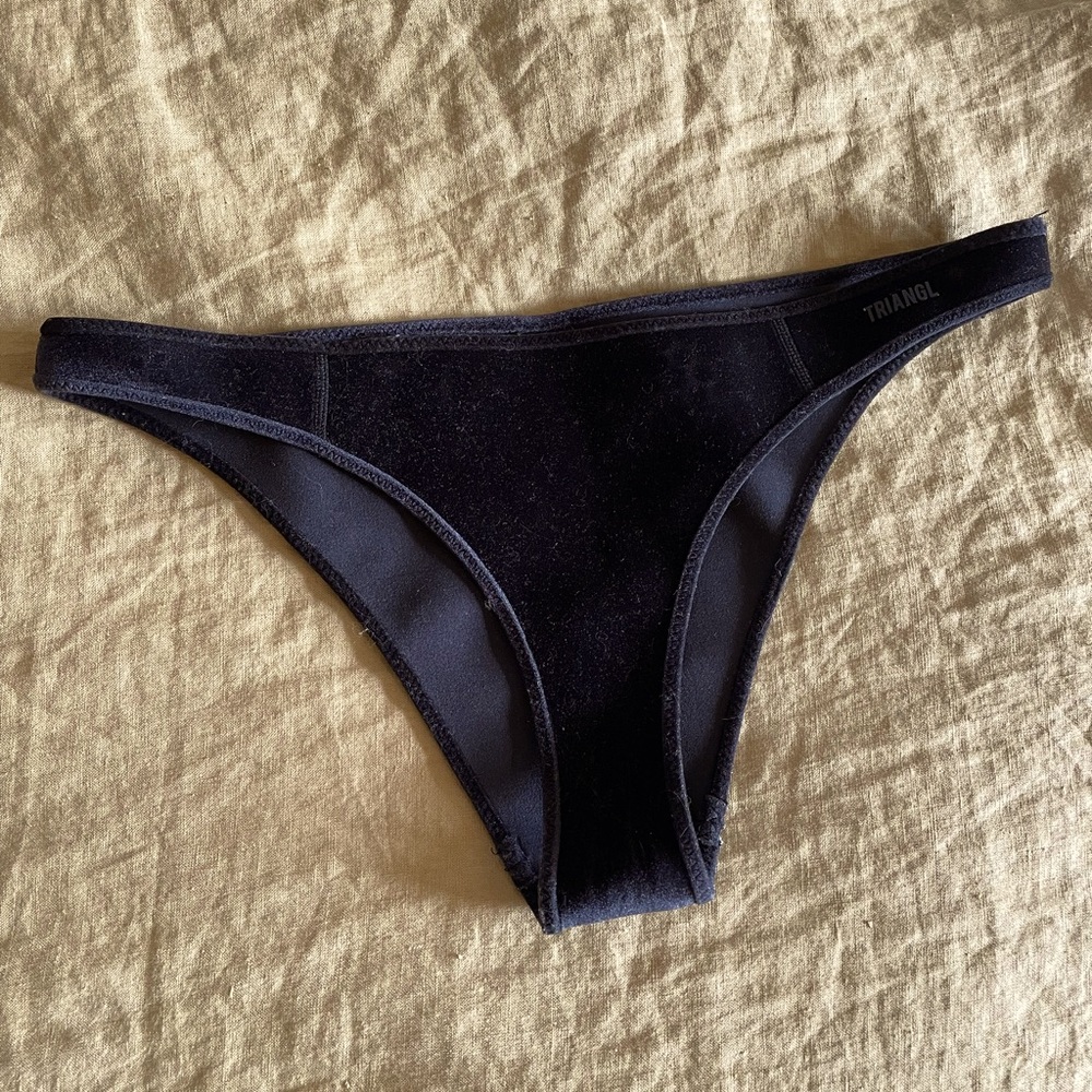 Triangl bottoms - Black crushed velvet - neoprene